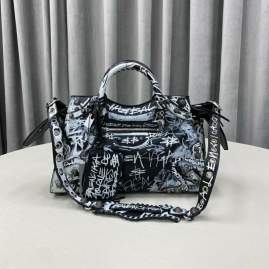 Picture of Balenciaga Handbags _SKUfw185509553fw